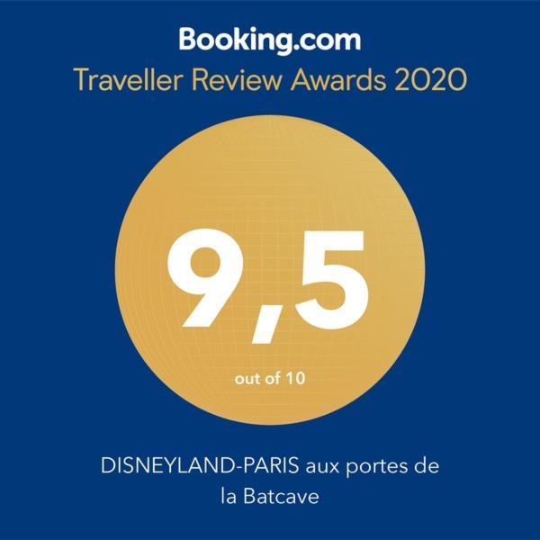Disneyland-Paris Aux Portes De La Batcave Bussy-Saint-Georges Buitenkant foto